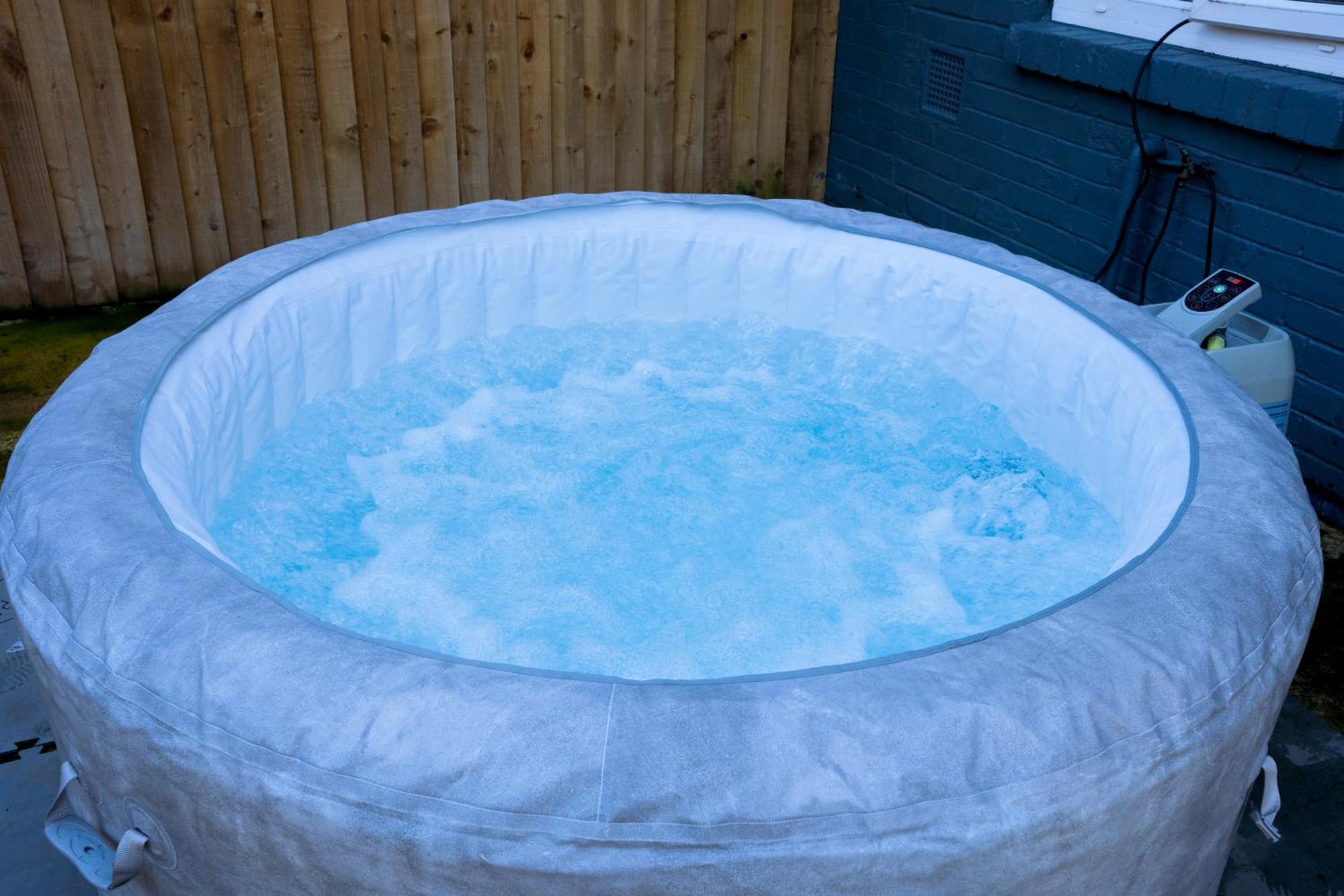 Modern 3Bed Home With Hot Tub Leeds  Exterior photo